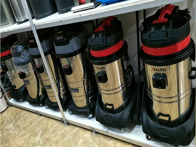 吸尘器
